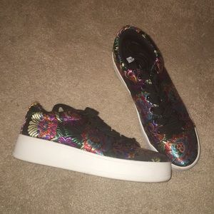 Steve Madden Sneakers
